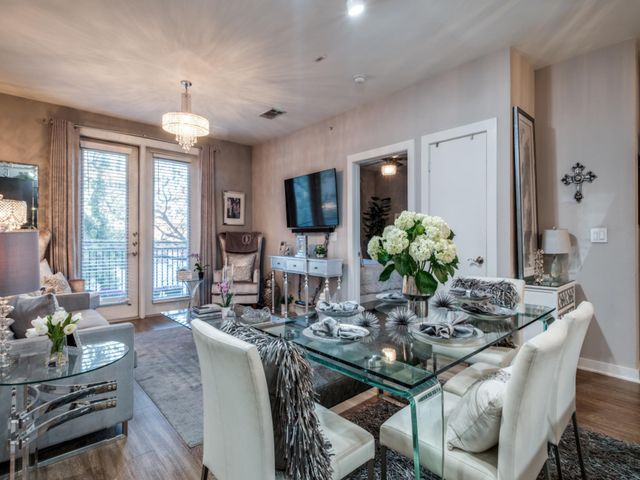 1900 Barton Springs RD 5037, Austin, TX 78704