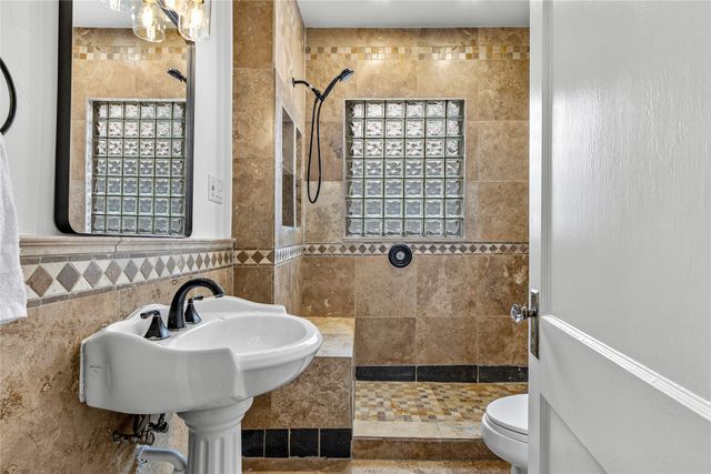 5222 Bradford Drive, Dallas, TX 75235