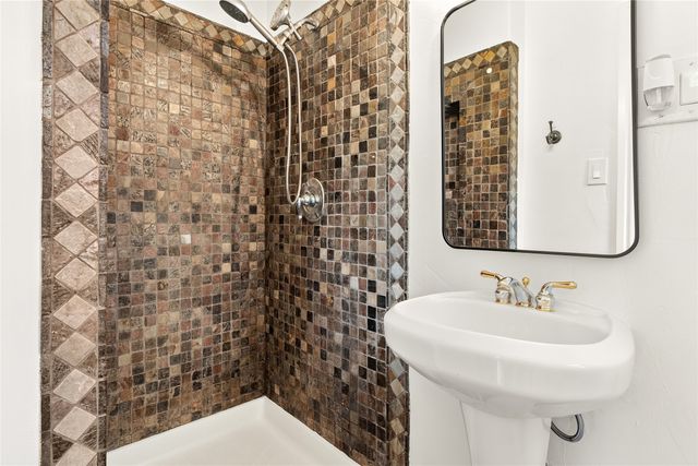 5222 Bradford Drive, Dallas, TX 75235