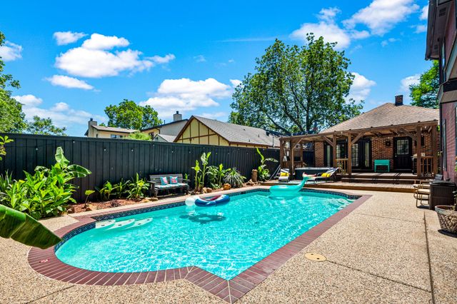 5222 Bradford Drive, Dallas, TX 75235