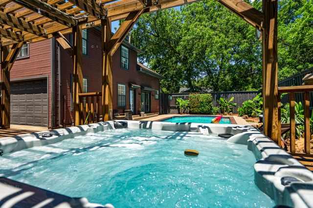5222 Bradford Drive, Dallas, TX 75235