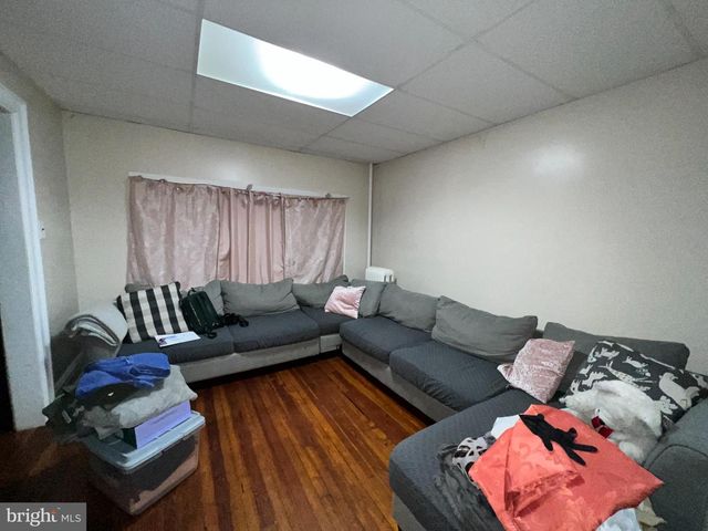 15 WADE ST, Jersey City, NJ 07305