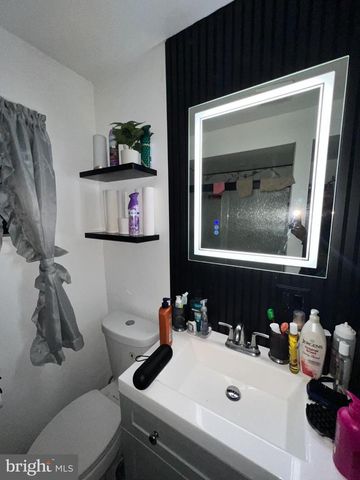 15 WADE ST, Jersey City, NJ 07305