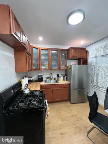 15 WADE ST, Jersey City, NJ 07305