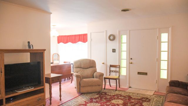 106 Greenview Drive, Lawrenceburg, KY 40342