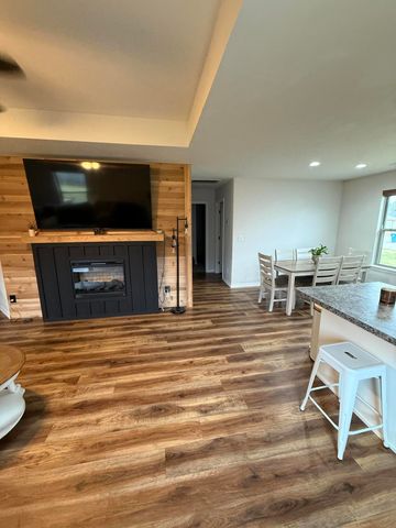 513 Mark Street, Billings, MO 65610