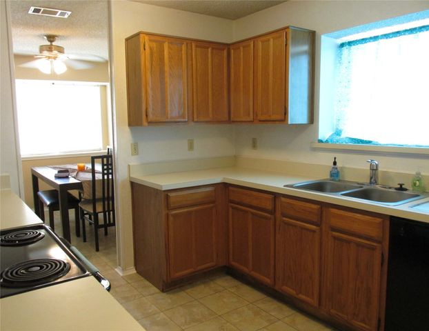 2614 Carrington Lane, Grand Prairie, TX 75052