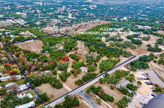 5016 BOB WIRE RD, Spicewood, TX 78669