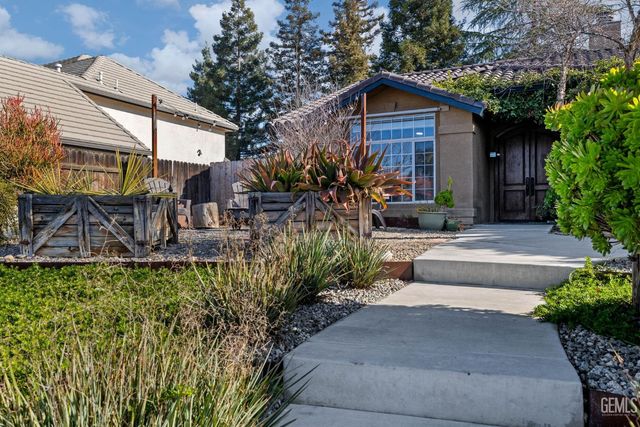 5109 Ursa Court, Bakersfield, CA 93306