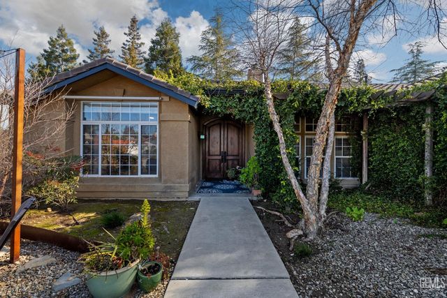 5109 Ursa Court, Bakersfield, CA 93306