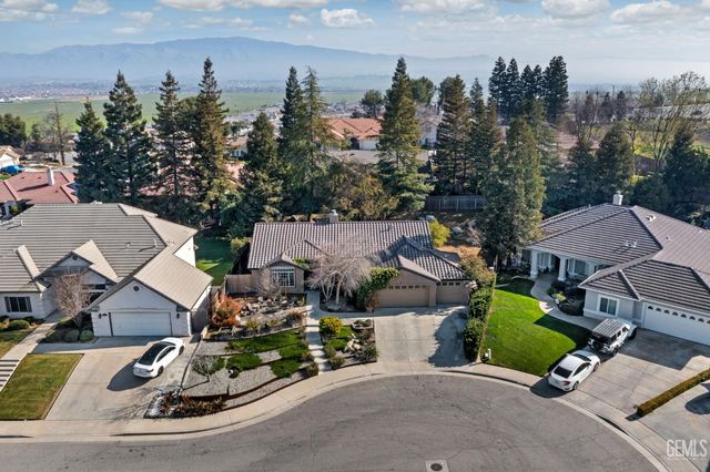 5109 Ursa Court, Bakersfield, CA 93306