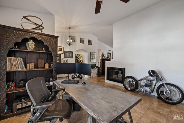 5109 Ursa Court, Bakersfield, CA 93306