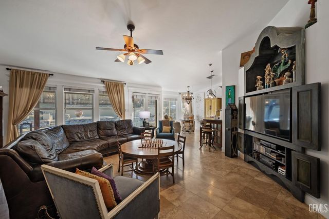 5109 Ursa Court, Bakersfield, CA 93306