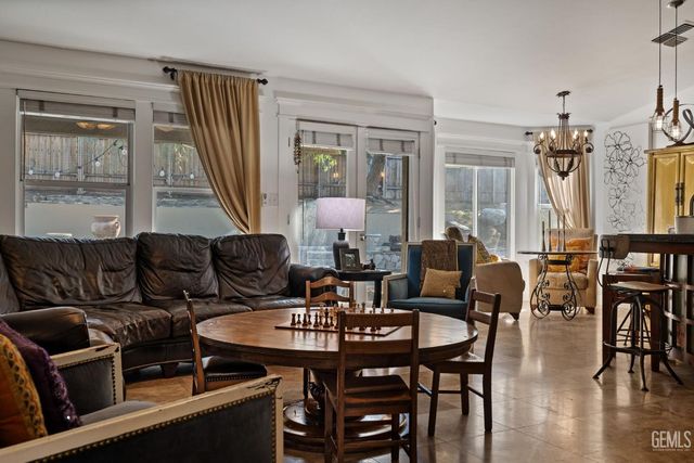 5109 Ursa Court, Bakersfield, CA 93306