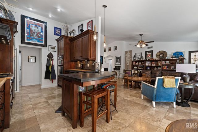 5109 Ursa Court, Bakersfield, CA 93306