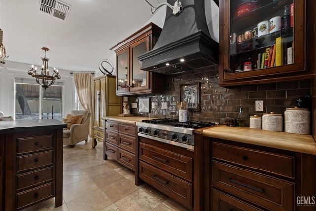 5109 Ursa Court, Bakersfield, CA 93306