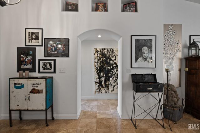 5109 Ursa Court, Bakersfield, CA 93306