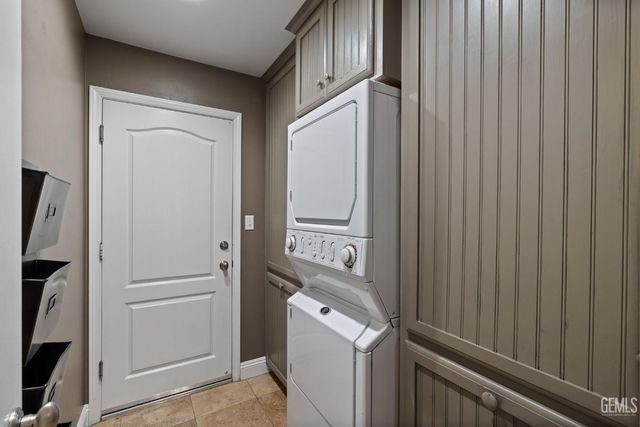 5109 Ursa Court, Bakersfield, CA 93306