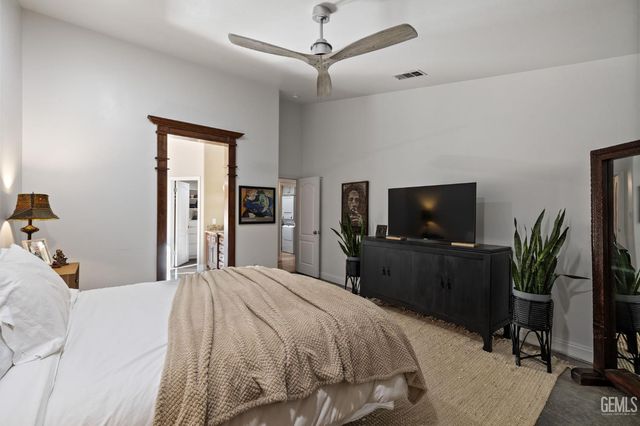 5109 Ursa Court, Bakersfield, CA 93306