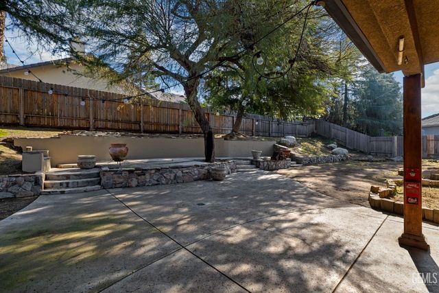 5109 Ursa Court, Bakersfield, CA 93306