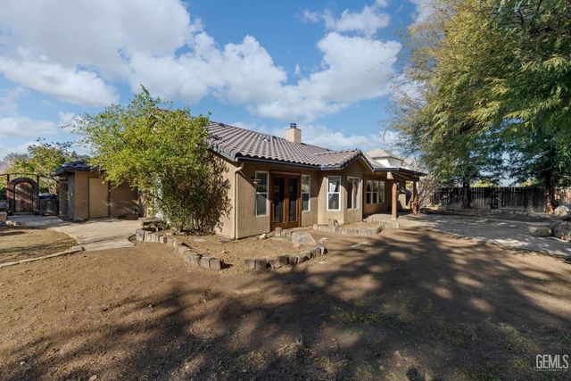 5109 Ursa Court, Bakersfield, CA 93306