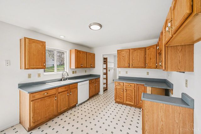 236 Triple Crown Drive, Lebanon, OH 45036