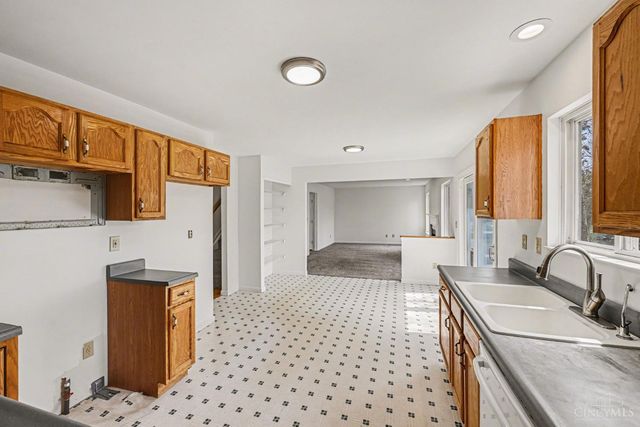 236 Triple Crown Drive, Lebanon, OH 45036