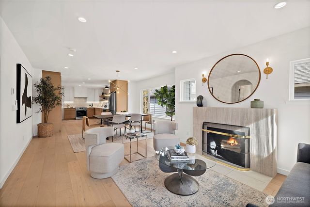 414 W Smith Street, Seattle, WA 98119