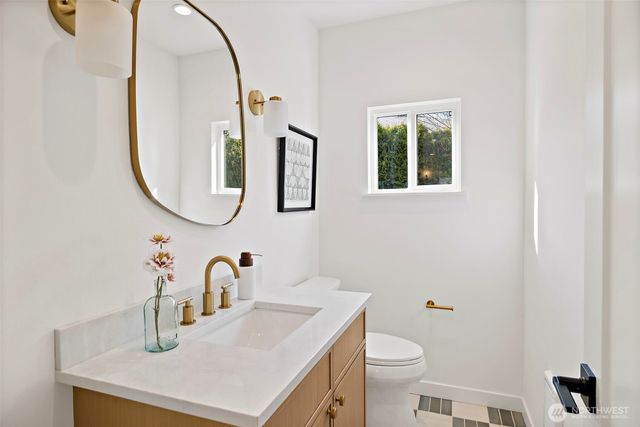 414 W Smith Street, Seattle, WA 98119