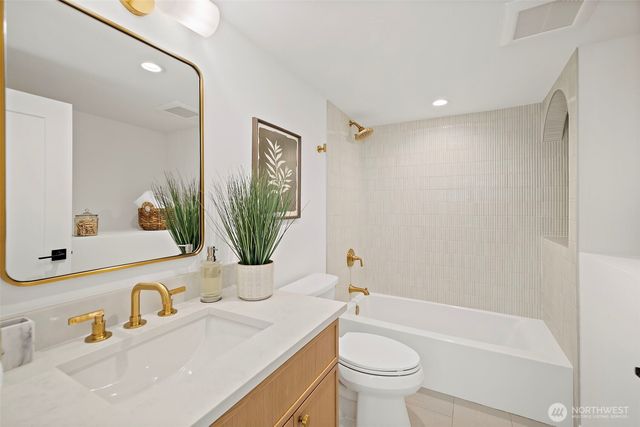 414 W Smith Street, Seattle, WA 98119