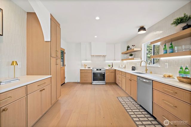 414 W Smith Street, Seattle, WA 98119