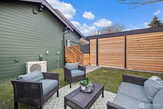 414 W Smith Street, Seattle, WA 98119