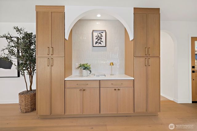 414 W Smith Street, Seattle, WA 98119