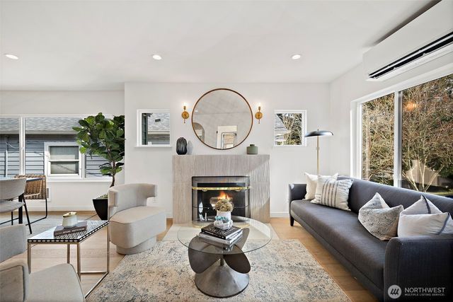 414 W Smith Street, Seattle, WA 98119