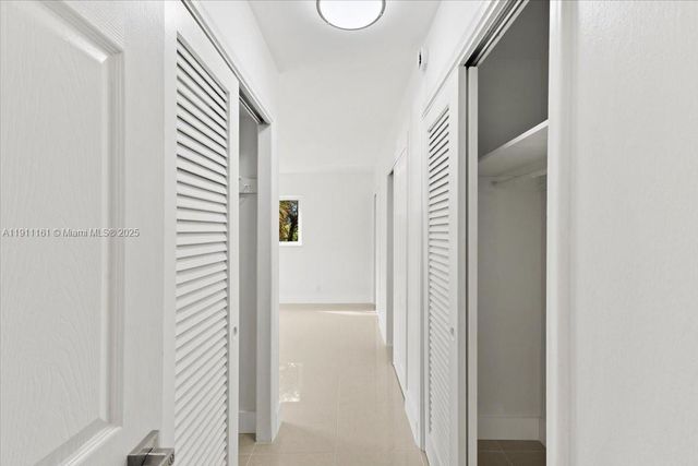 319 NE 14th Ave 201, Hallandale Beach, FL 33009