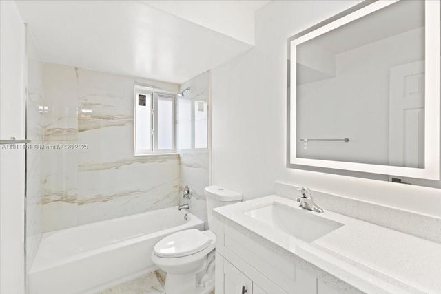 319 NE 14th Ave 201, Hallandale Beach, FL 33009