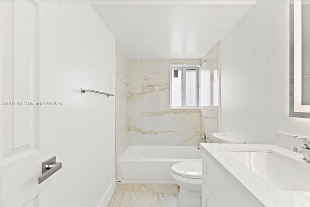 319 NE 14th Ave 201, Hallandale Beach, FL 33009