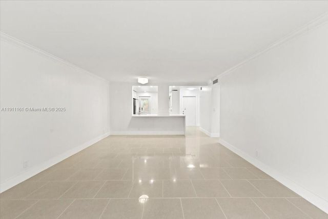 319 NE 14th Ave 201, Hallandale Beach, FL 33009