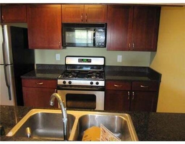123 Fieldcrest 303, Ann Arbor, MI 48103