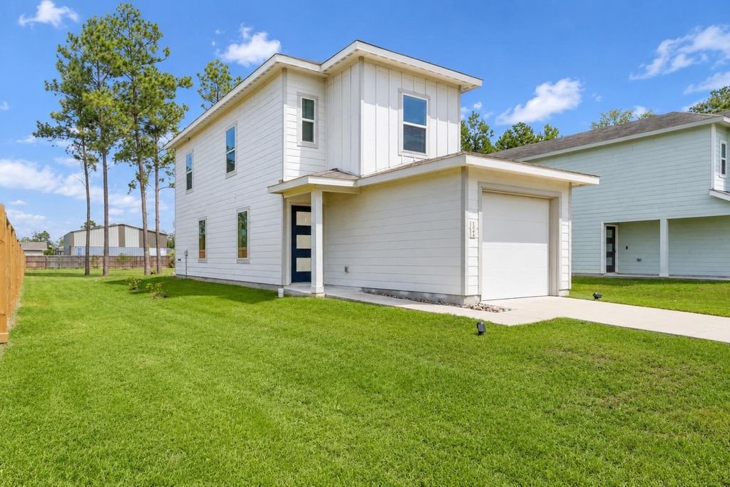 1044 Road 5203, Cleveland, TX 77327