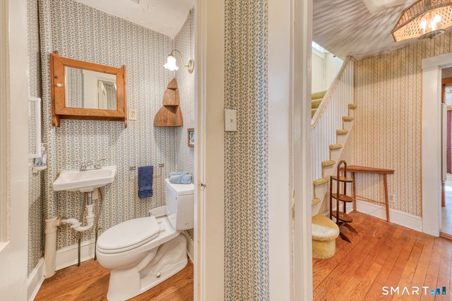 96 Washington Street, Manchester, CT 06040