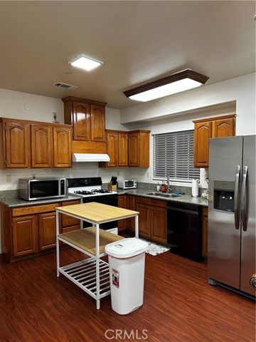 300 Lampman Way, Placentia, CA 92870