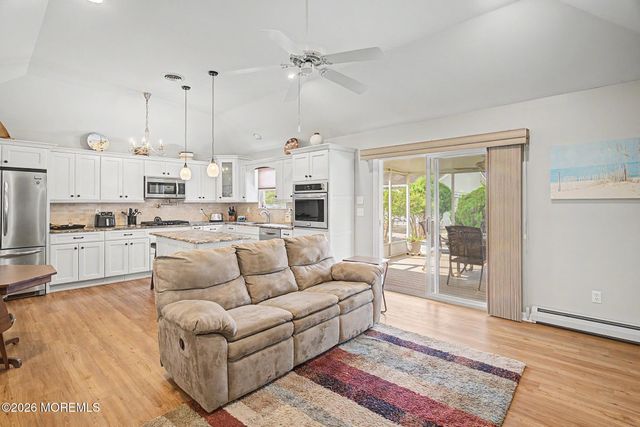 95 Westport Drive, Toms River, NJ 08757