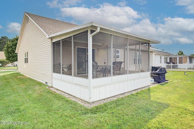 95 Westport Drive, Toms River, NJ 08757
