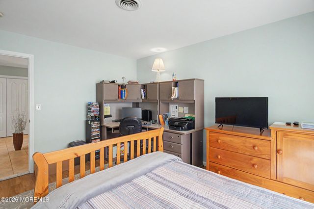 95 Westport Drive, Toms River, NJ 08757
