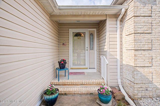 95 Westport Drive, Toms River, NJ 08757