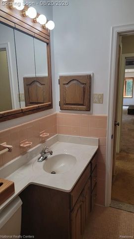 35655 Minton Street, Livonia, MI 48150