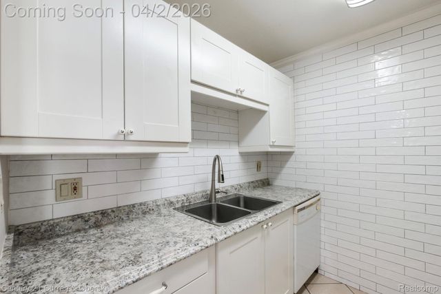 525 Fairbrook Street 108, Northville, MI 48167