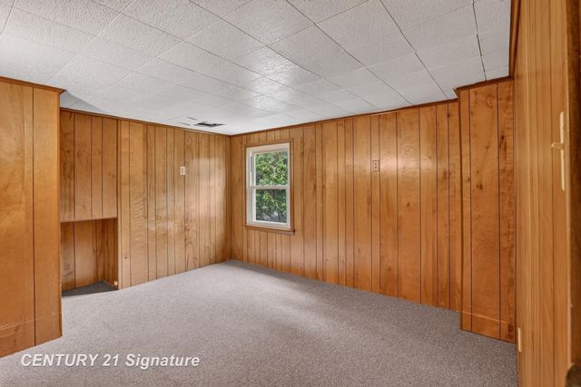1907 James Street, Essexville, MI 48732