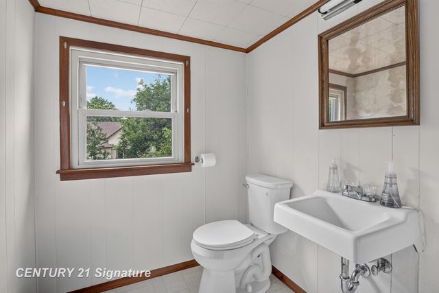 1907 James Street, Essexville, MI 48732